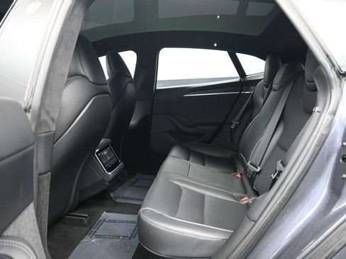 Used 2022 Tesla Model S Plaid image 32