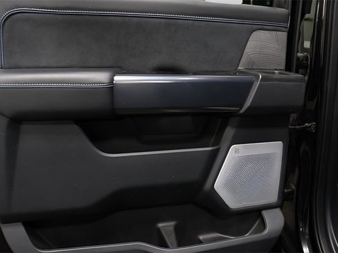 Used 2025 Ford F250 Platinum image 25