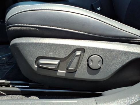 Certified 2023 Kia EV6 Wind w/ Wind Technology Package AWD/4WD image 13