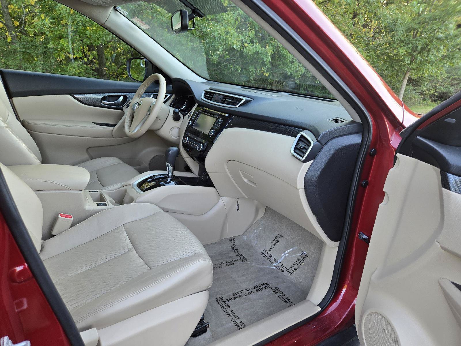 Used 2015 Nissan Rogue SL w/ SL Premium Package FWD image 23