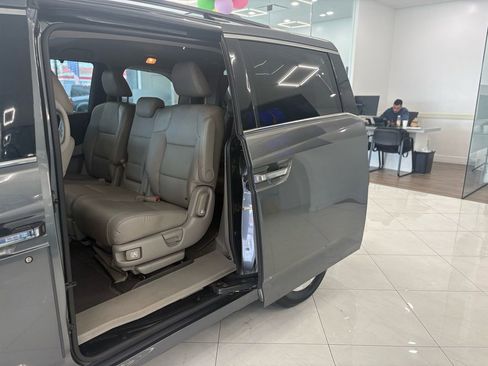 Used 2013 Honda Odyssey Touring image 16