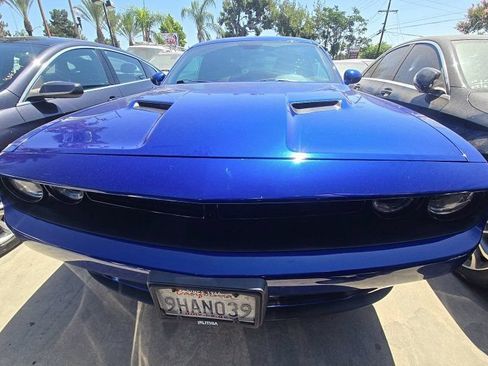 Used 2020 Dodge Challenger SXT w/ Blacktop Package RWD image 2