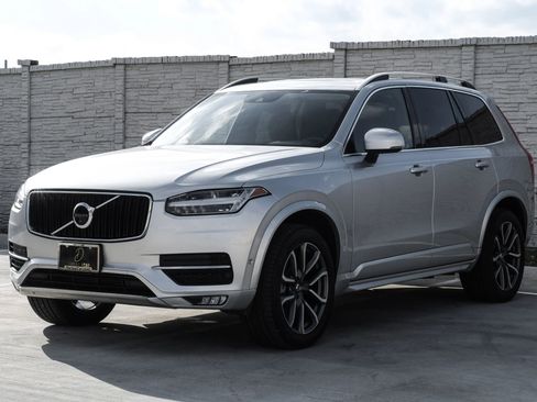 Used 2018 Volvo XC90 T5 Momentum w/ Convenience Package image 5