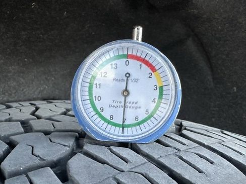 Certified 2022 Chevrolet Silverado 2500 LT w/ Convenience Package image 36