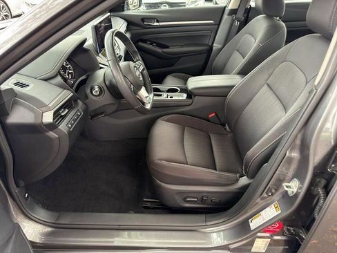 Certified 2023 Nissan Altima 2.5 SV w/ SV Premium Package image 16