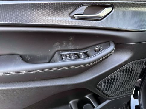 New 2025 Jeep Grand Cherokee 4WD image 8