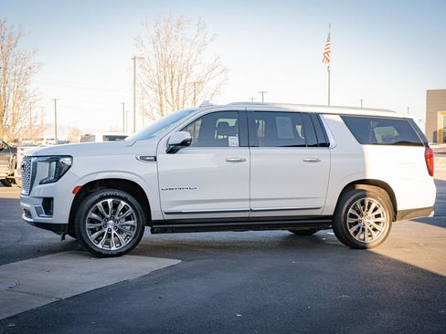 Used 2021 GMC Yukon XL Denali image 11