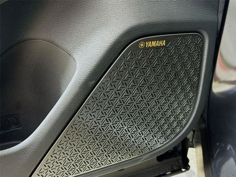 New 2025 Mitsubishi Outlander SE image 19