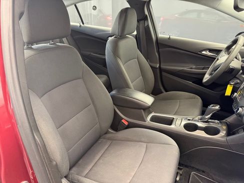 Used 2019 Chevrolet Cruze LT FWD image 64