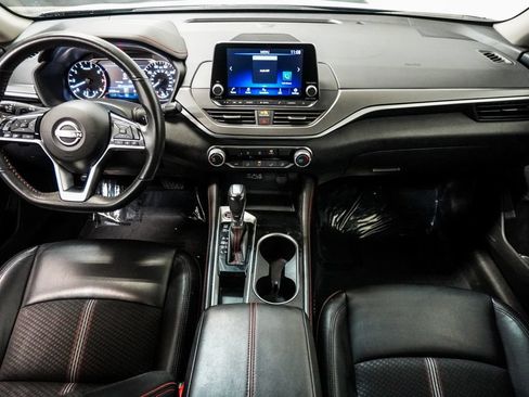 Used 2024 Nissan Altima 2.5 SR FWD image 12