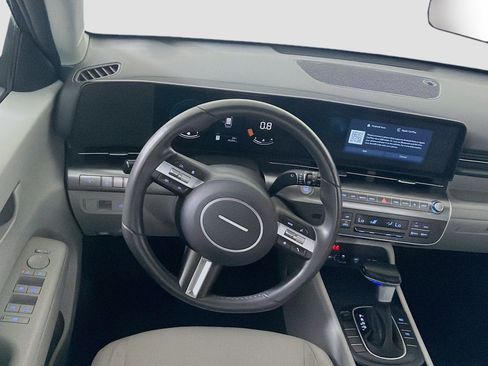 Used 2025 Hyundai Kona SEL FWD image 17