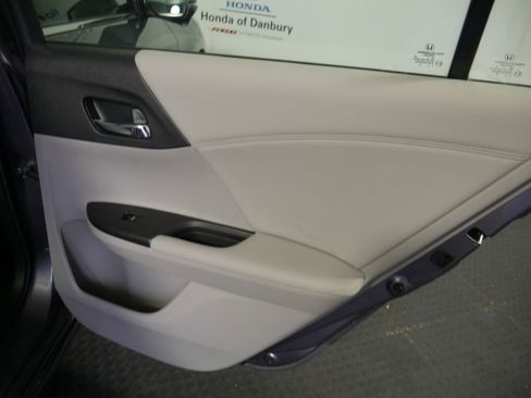Used 2016 Honda Accord EX-L image 7