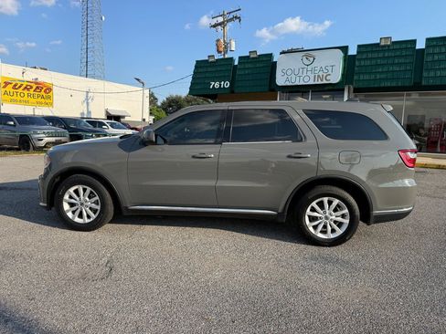 Used 2020 Dodge Durango SXT w/ 3rd Row Seating Group image 9