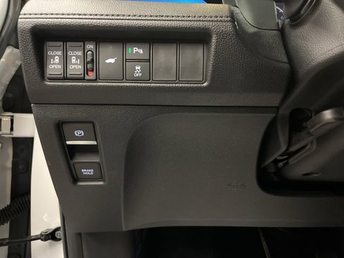 Used 2025 Honda Odyssey Elite image 12