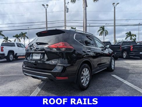 Used 2019 Nissan Rogue SV image 18