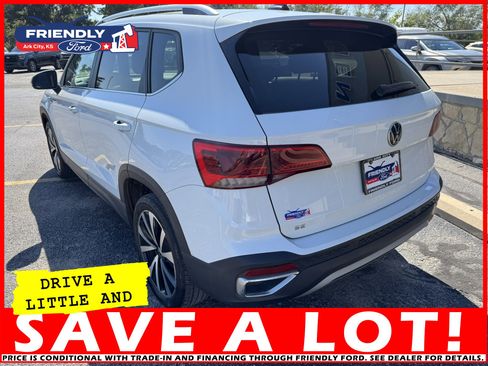 Used 2023 Volkswagen Taos SE image 3