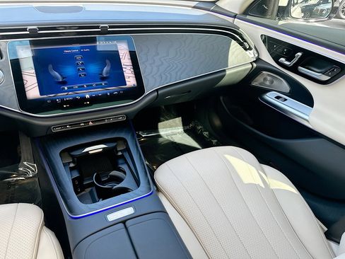 Used 2024 Mercedes-Benz E 350 4MATIC Sedan image 24