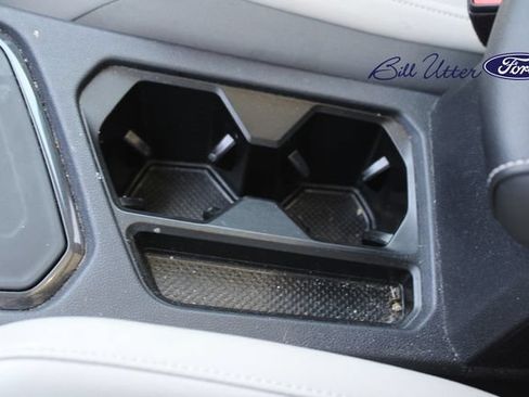 Used 2021 Volkswagen Tiguan SE FWD image 17