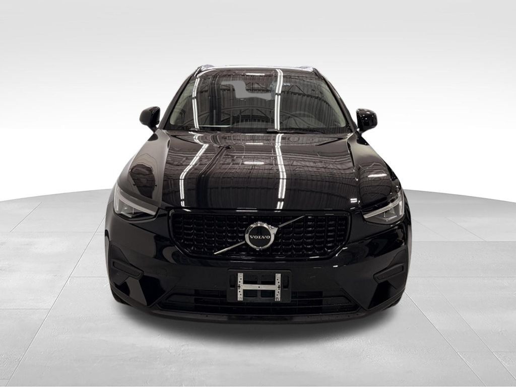 Used 2026 Volvo XC40 B5 Core AWD/4WD image 8