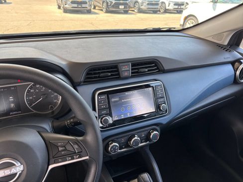 Used 2025 Nissan Versa SV FWD image 17