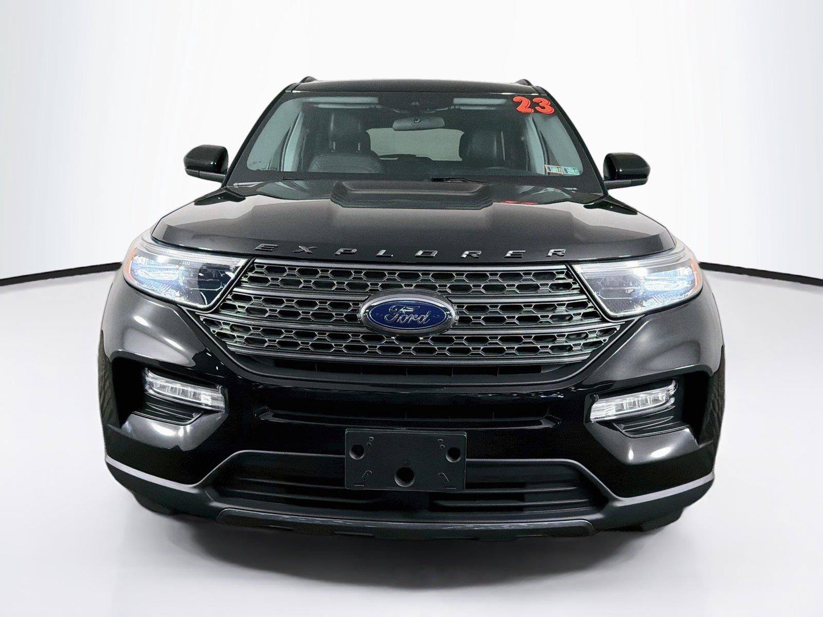 Used 2023 Ford Explorer XLT w/ Equipment Group 202A AWD/4WD image 6
