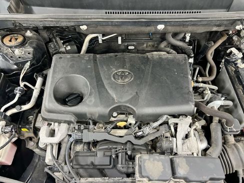 Used 2021 Toyota RAV4 XLE AWD/4WD image 19