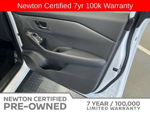 Used 2025 Nissan Rogue S FWD image 32