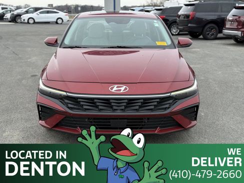Used 2024 Hyundai Elantra Limited image 2