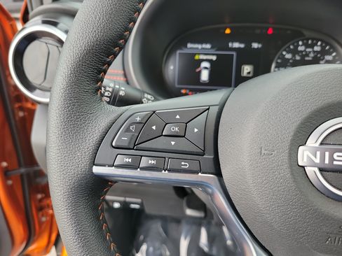 Used 2024 Nissan Kicks SR w/ SR Premium Package FWD image 18