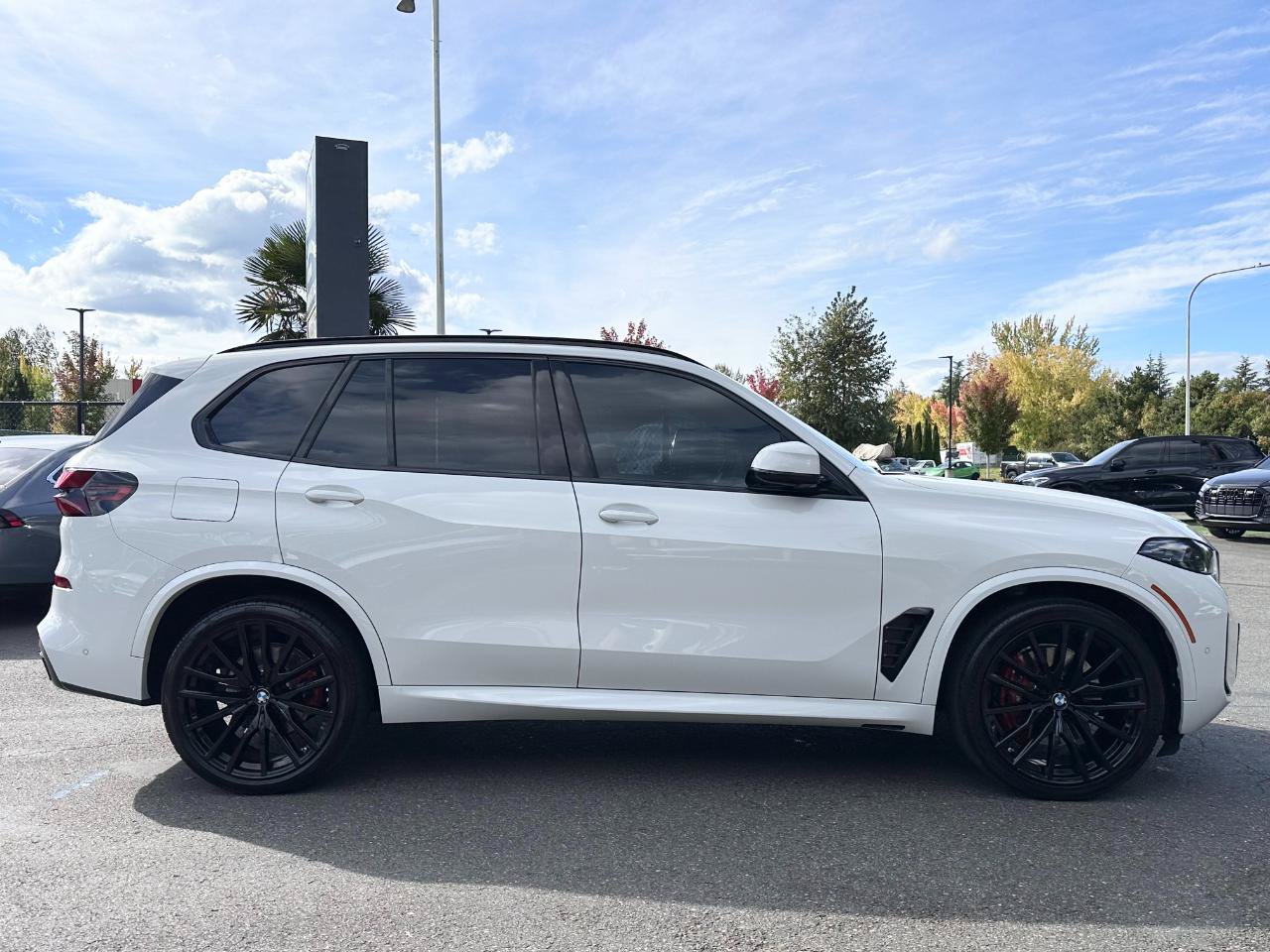 Used 2024 BMW X5 xDrive40i w/ M Sport Package AWD/4WD image 35