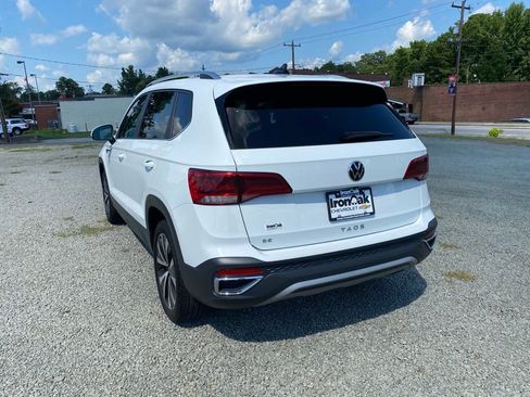 Used 2023 Volkswagen Taos SE image 5