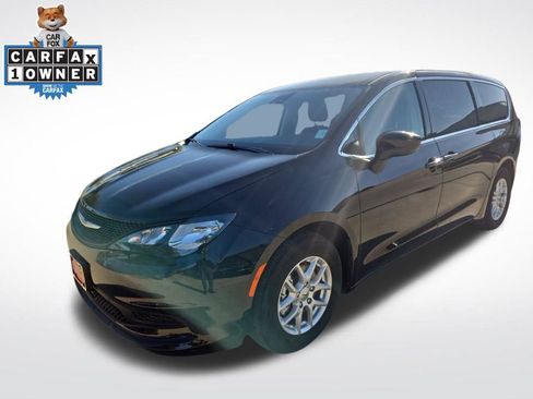 Used 2024 Chrysler Voyager LX FWD image 1