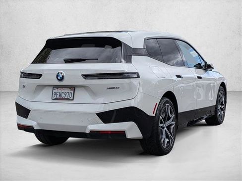 Used 2024 BMW iX xDrive50 w/ Premium Package AWD/4WD image 5