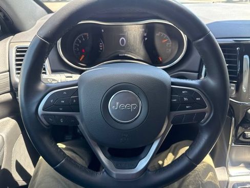 Used 2022 Jeep Grand Cherokee Laredo E RWD image 13