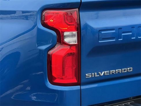 Used 2022 Chevrolet Silverado 1500 RST w/ Convenience Package II image 10