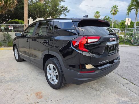 Used 2024 GMC Terrain SLE FWD image 7