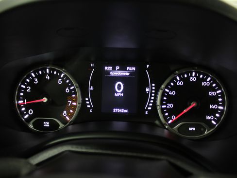 Used 2023 Jeep Renegade Latitude w/ Premium Group image 13