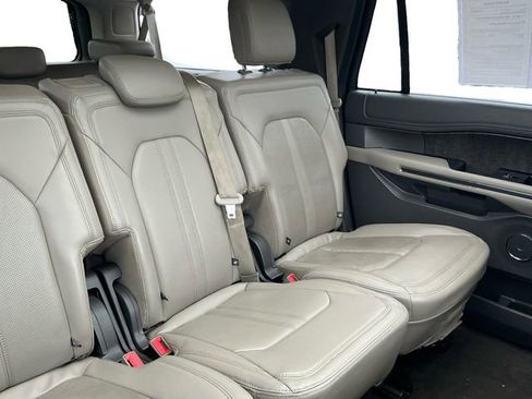 Used 2021 Ford Expedition Max Limited image 18