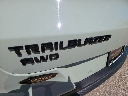 Used 2024 Chevrolet TrailBlazer RS w/ Convenience Package AWD/4WD image 40