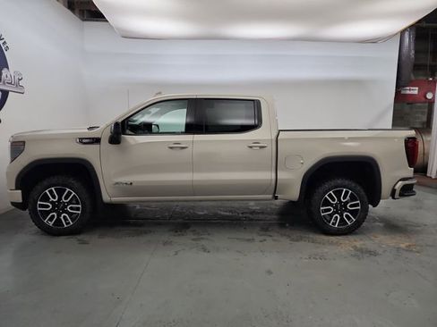 New 2026 GMC Sierra 1500 AT4 w/ Technology Package image 4