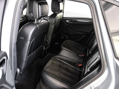 Used 2019 Porsche Macan w/ Premium Package AWD/4WD image 45