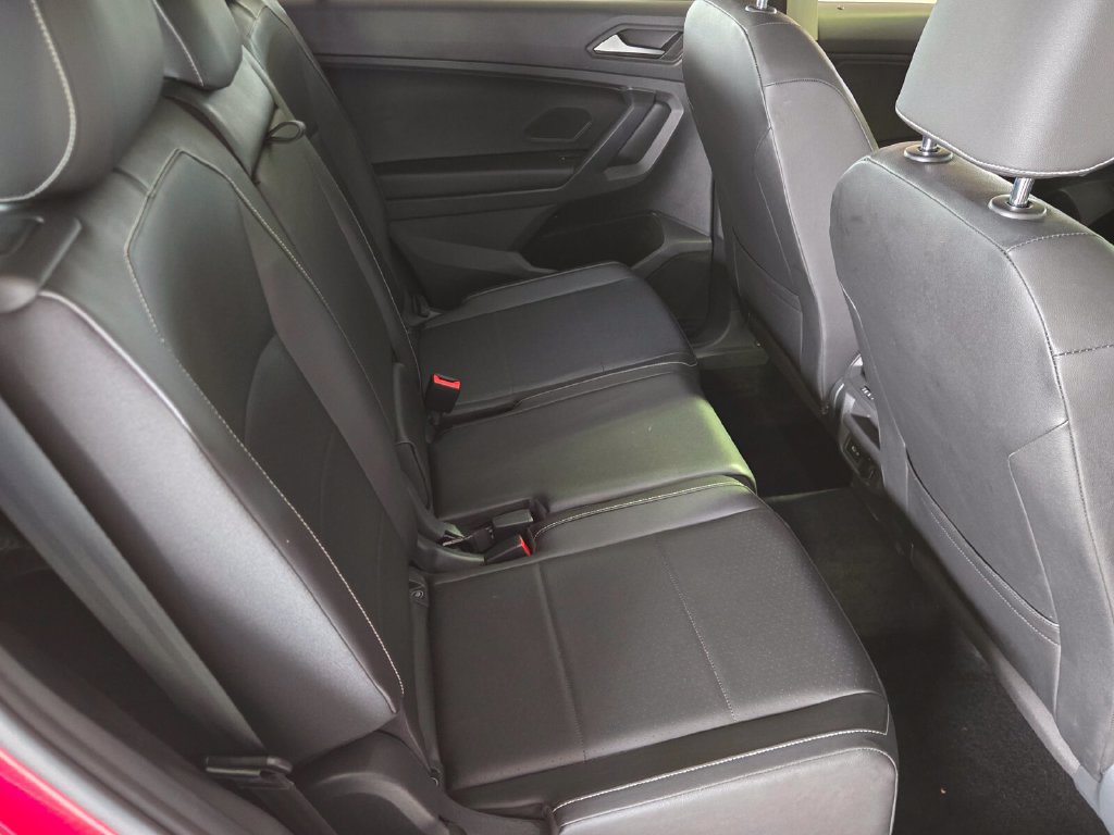 Certified 2021 Volkswagen Tiguan SE w/ Panoramic Sunroof Package FWD image 15