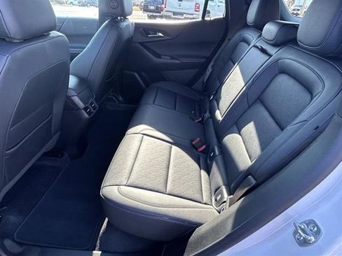 Used 2025 Chevrolet Equinox LT w/ Convenience Package II image 25