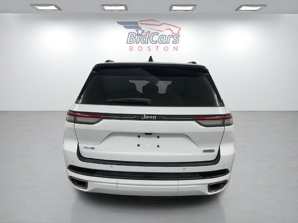 Used 2023 Jeep Grand Cherokee Overland AWD/4WD image 5