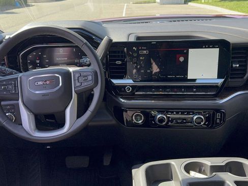 Used 2024 GMC Sierra 1500 Elevation image 12