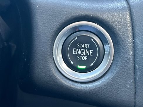 Used 2021 Chevrolet Suburban LT w/ LT Signature Package image 25