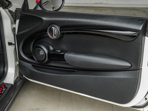 Used 2019 MINI Cooper S w/ Premium Package image 38