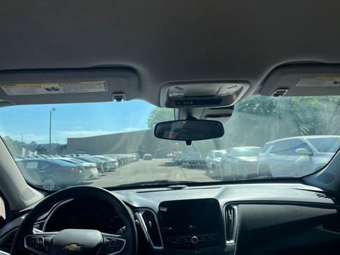 Used 2024 Chevrolet Malibu LT image 29