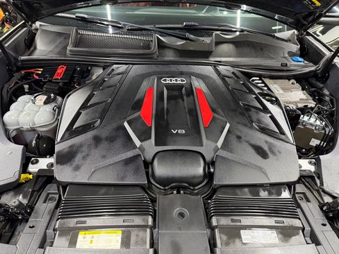 Used 2022 Audi SQ8 Prestige w/ Prestige Package image 26