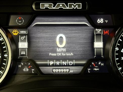 Used 2023 RAM 1500 Laramie AWD/4WD image 10